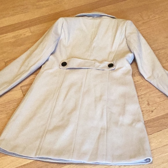Fashion dress coat in beige fully lined double breast size large. New with tags - Picture 12 of 12
